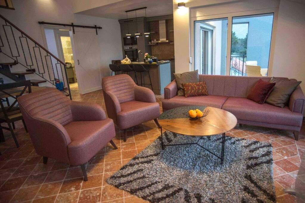 Modern Waterfront 3-Bed Apartment Donja Kostanjica Eksteriør billede