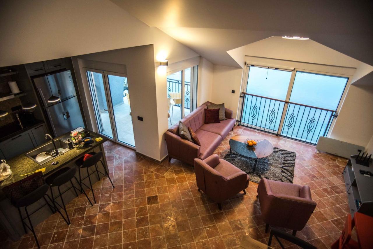 Modern Waterfront 3-Bed Apartment Donja Kostanjica Eksteriør billede